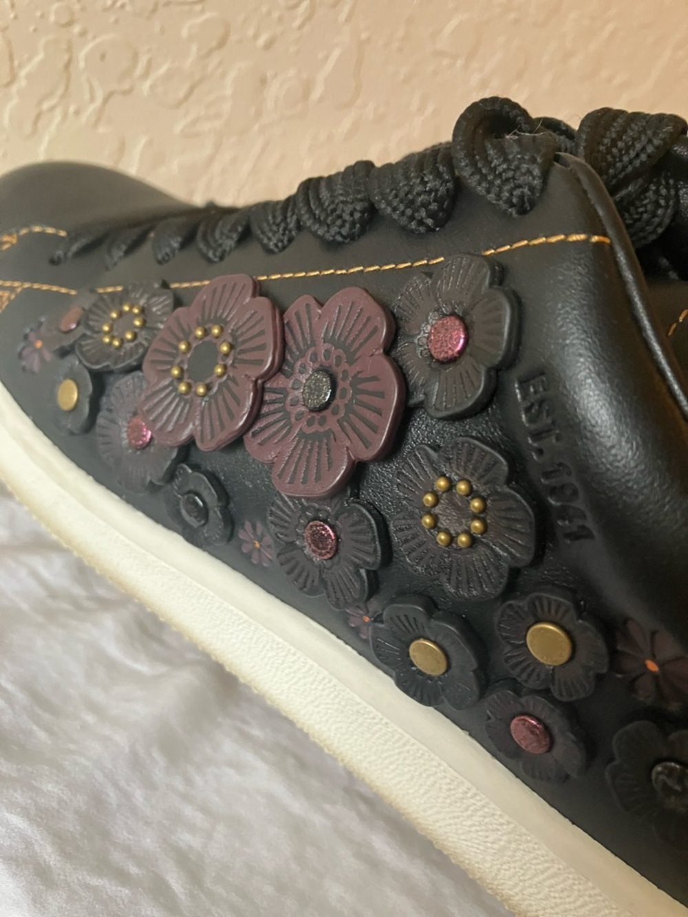Coach: Black Leather (G1234) Tea Rose Floral Appliqué Sneakers- IOB- 8.5 - Picture 13 of 16